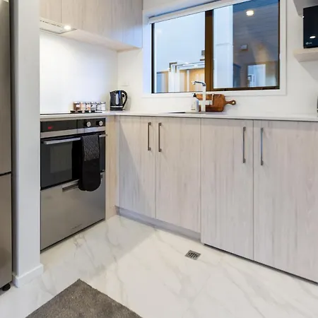 Charming Downtown Hideaway 1 Bed 1 Bath Apartment Christchurch Exterior photo
