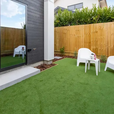 Charming Downtown Hideaway 1 Bed 1 Bath Apartment Christchurch Exterior photo