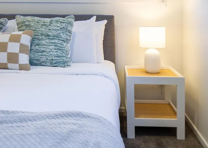 Charming Downtown Hideaway 1 Bed 1 Bath